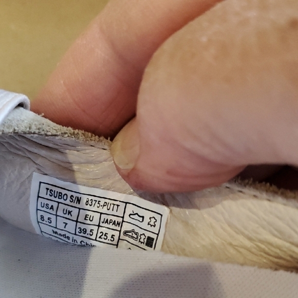 Tsubo Damira SuedeTan Wedge Slip-Ons with Elastic Panels. Never Worn 8.5 - Picture 6 of 11